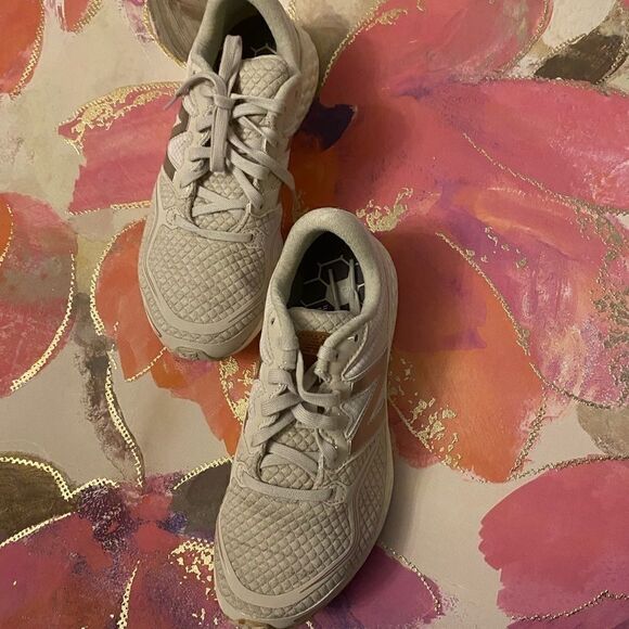 🎉New Balance  Veniz Running Shoes 5US - Picture 3 of 10